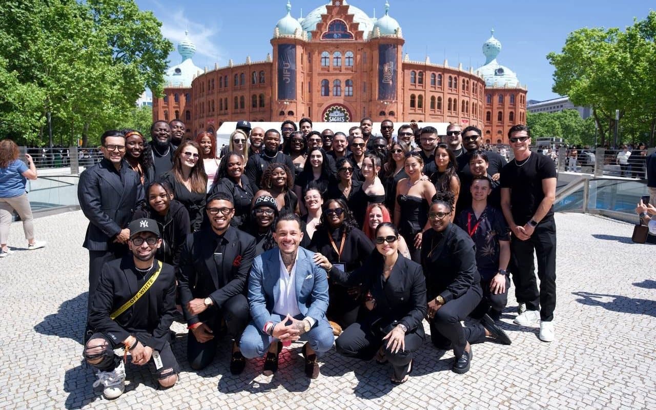 Neno with members of the Alpha X Society community